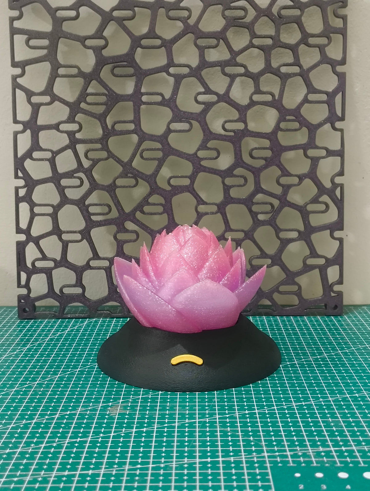 Aivanha Lotus Lamp – Rechargeable Touch Lamp